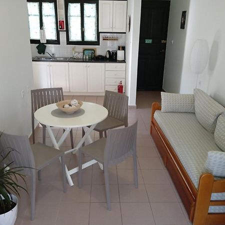 Phoeve Apt-Lovely 1-Br Rental Near The Beach กาลาธาส ภายนอก รูปภาพ