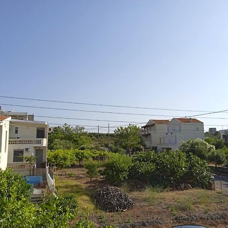 Phoeve Apt-Lovely 1-Br Rental Near The Beach กาลาธาส ภายนอก รูปภาพ