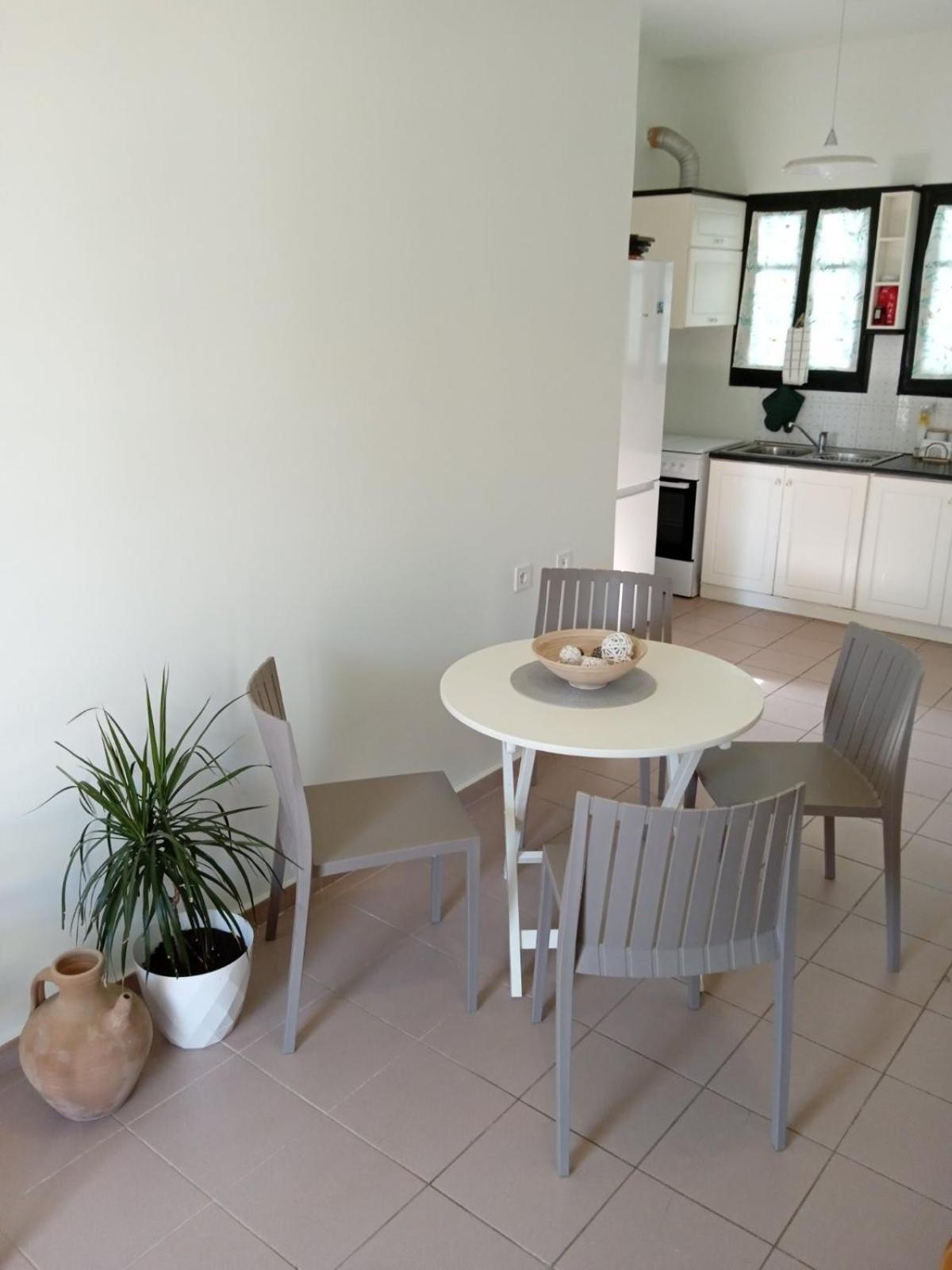 Phoeve Apt-Lovely 1-Br Rental Near The Beach กาลาธาส ภายนอก รูปภาพ